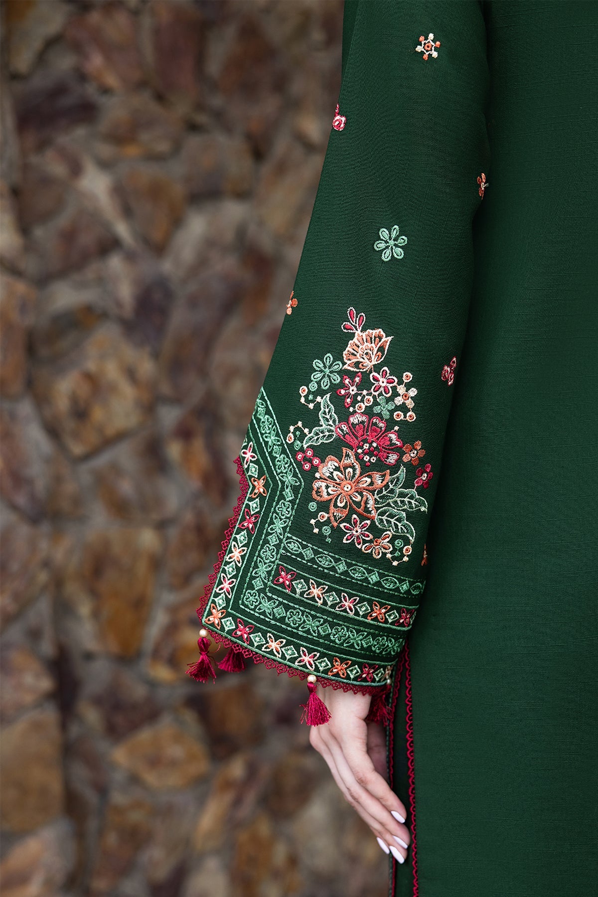 Eminence Khaddar'25 By Farasha ( Daisywink )