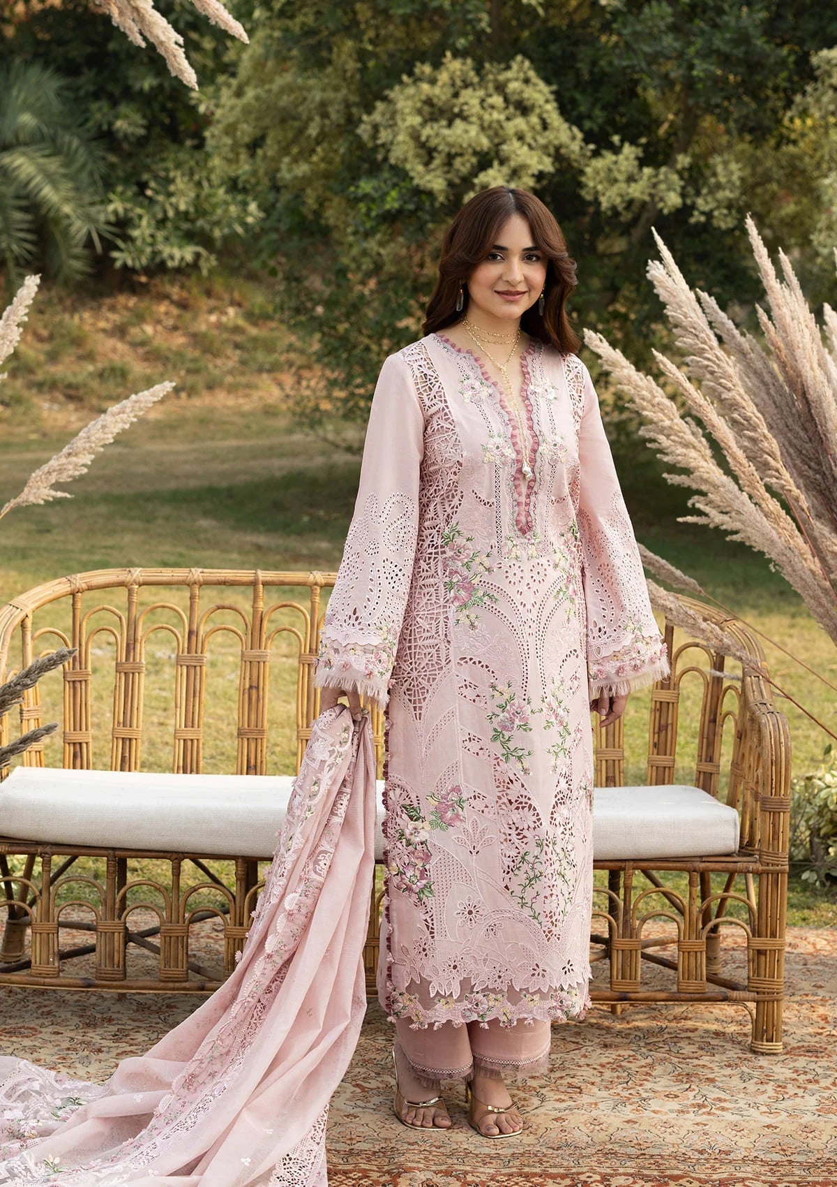 LUXURY LAWN BY ELAF PREMIUM (4A BLOOMING)