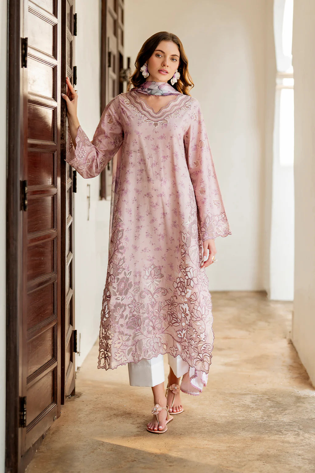 Iznik Embroidered Lawn (SS-05)