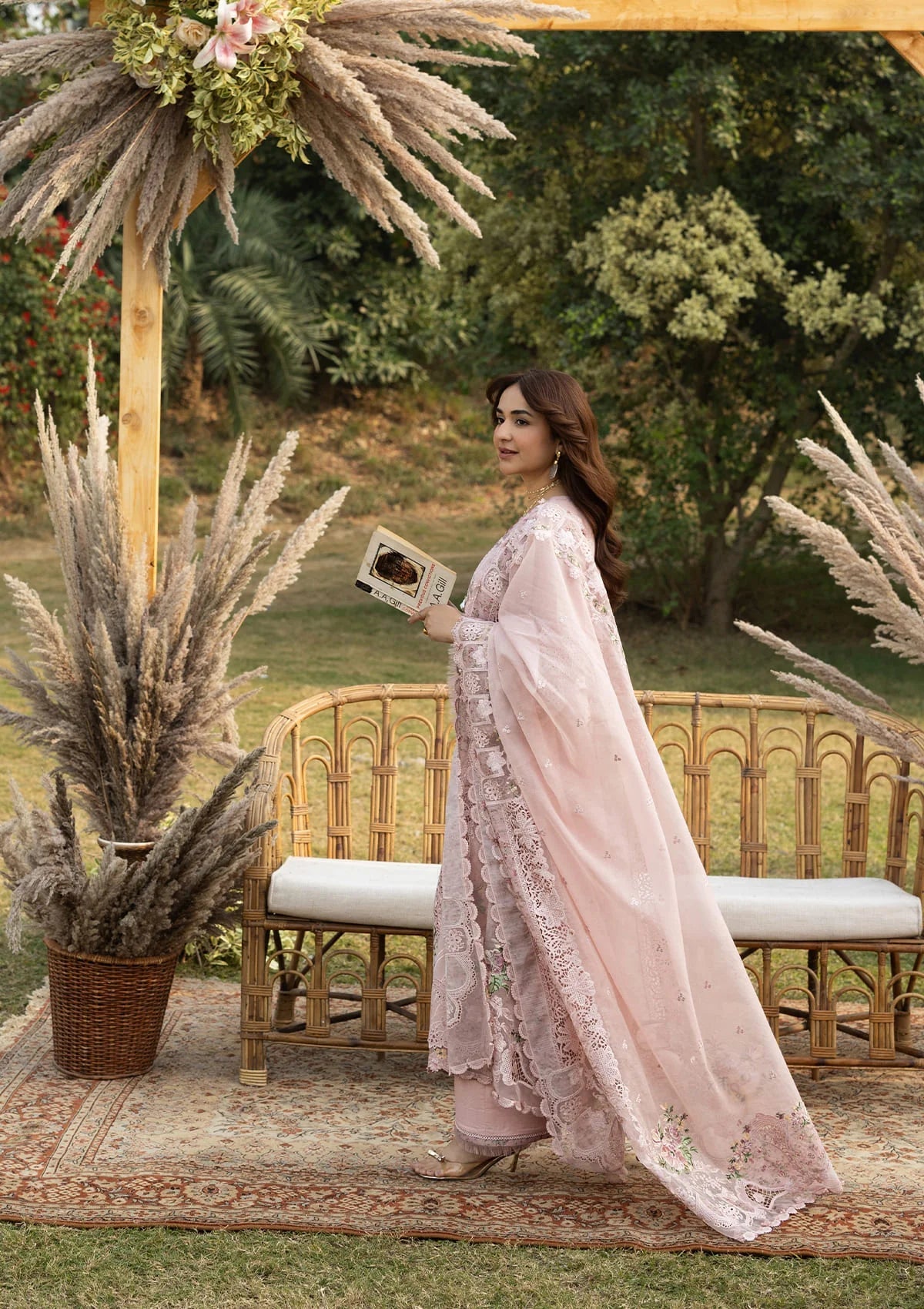 LUXURY LAWN BY ELAF PREMIUM (4A BLOOMING)