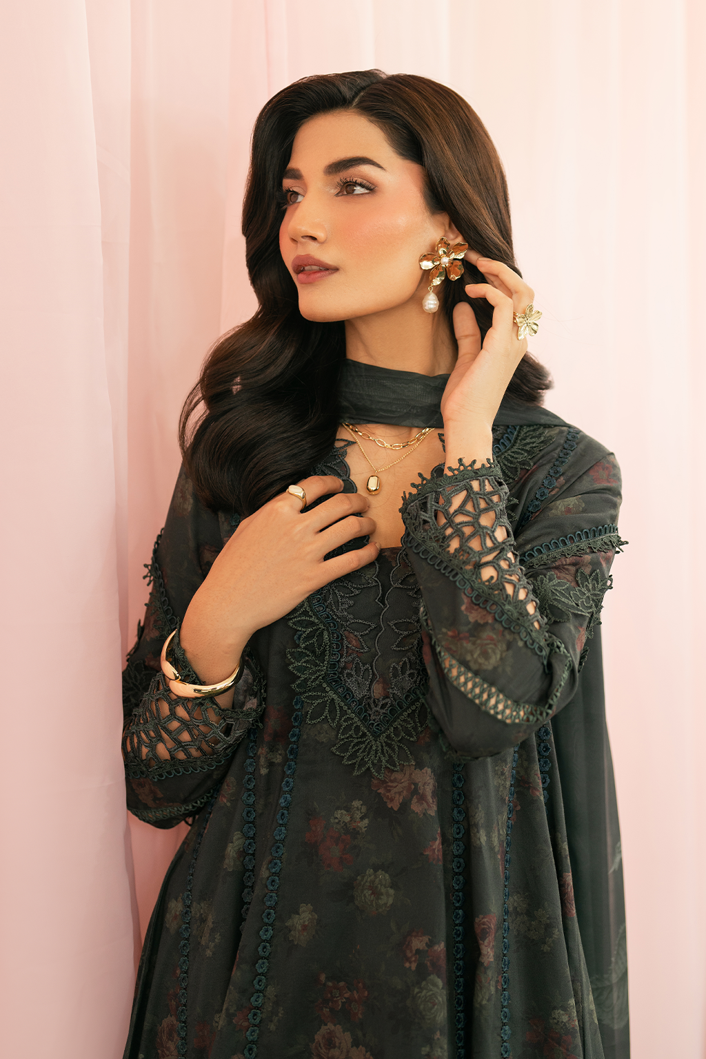 Iznik Festive Embroidered Lawn Edition '25 IFE-08