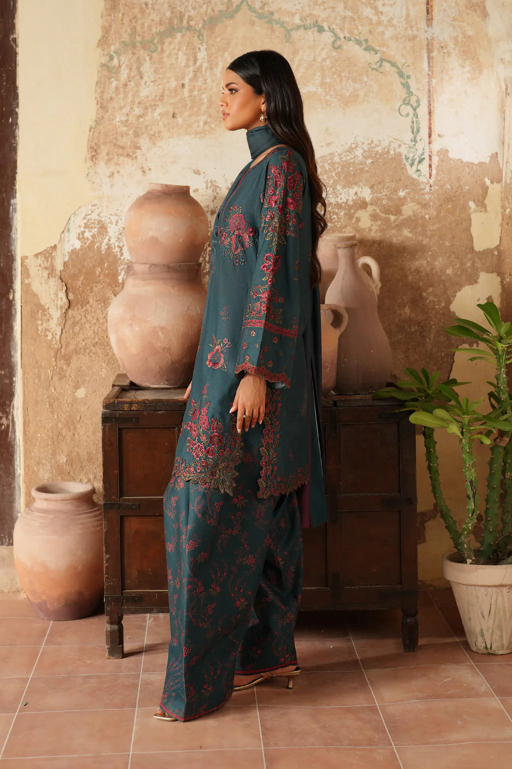 Pre-Fall Winter'25 by Iznik IPF-01