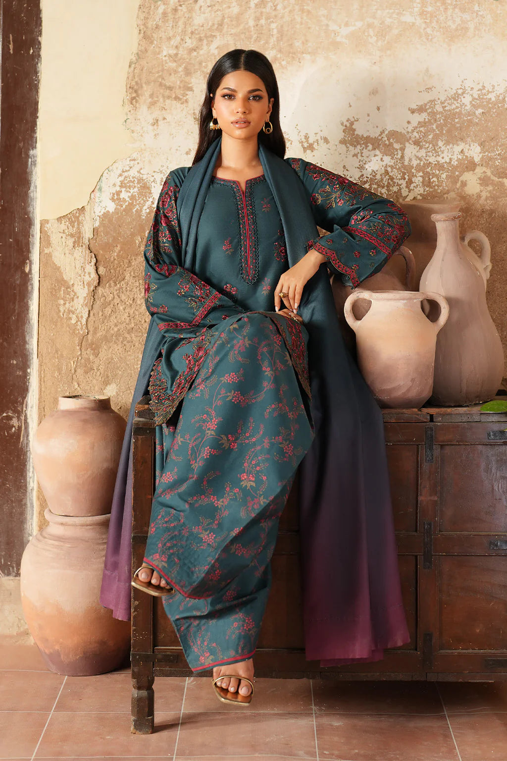 Pre-Fall Winter'25 by Iznik IPF-01