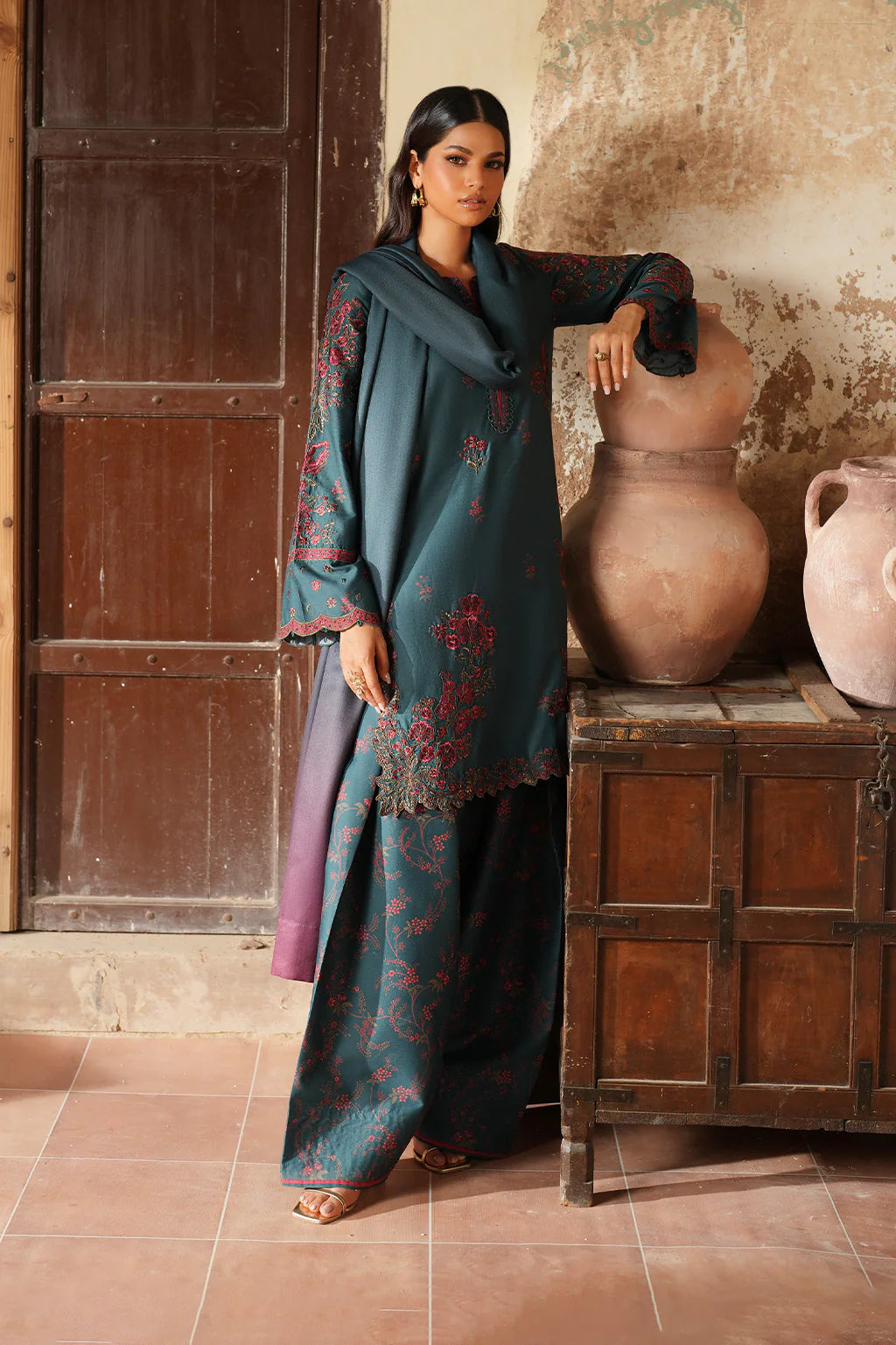 Pre-Fall Winter'25 by Iznik IPF-01