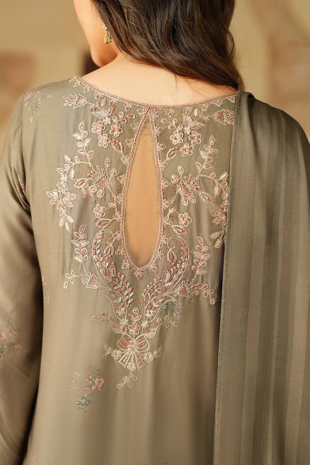 Pre-Fall Winter'25 by Iznik IPF-02
