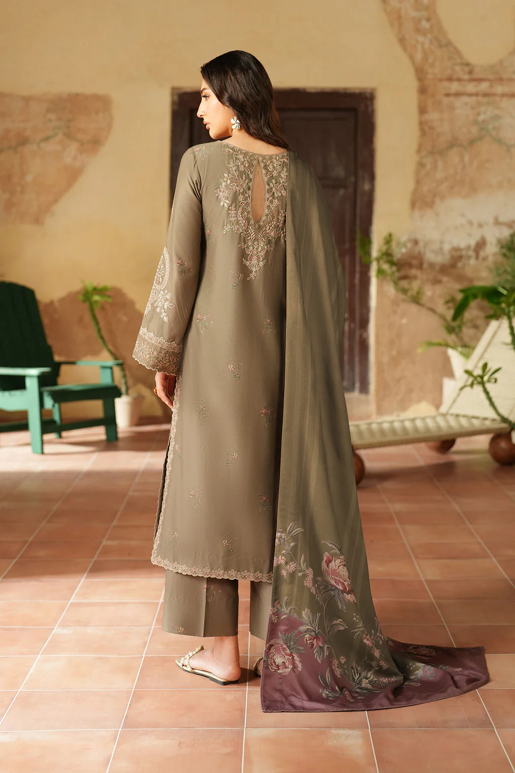 Pre-Fall Winter'25 by Iznik IPF-02