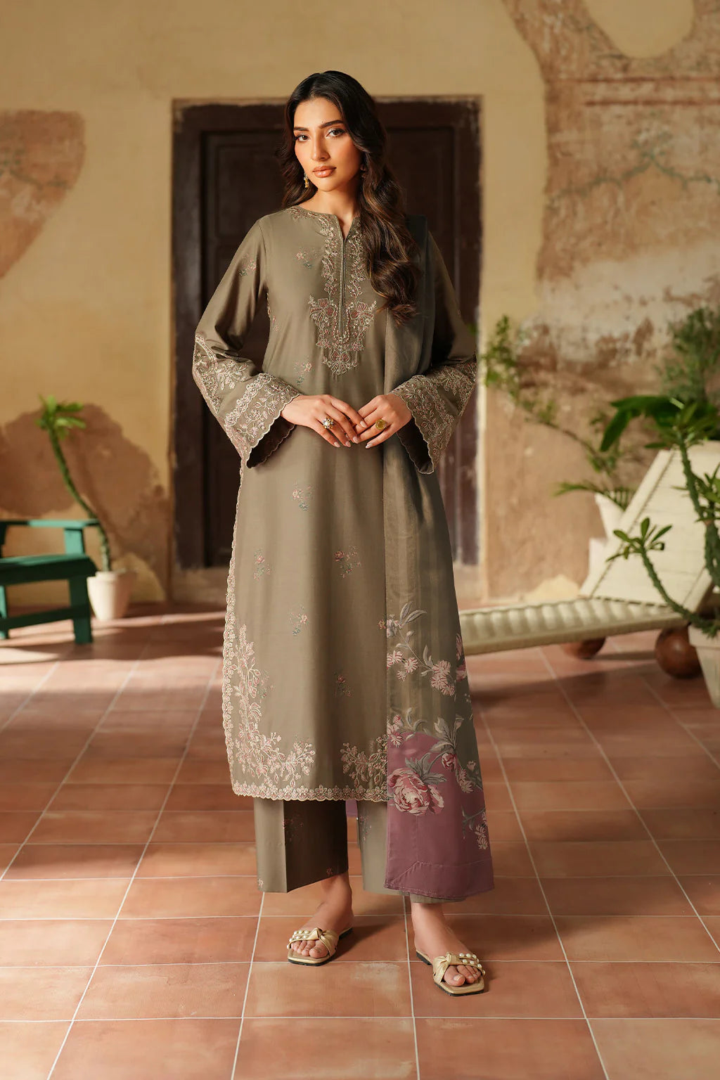 Pre-Fall Winter'25 by Iznik IPF-02