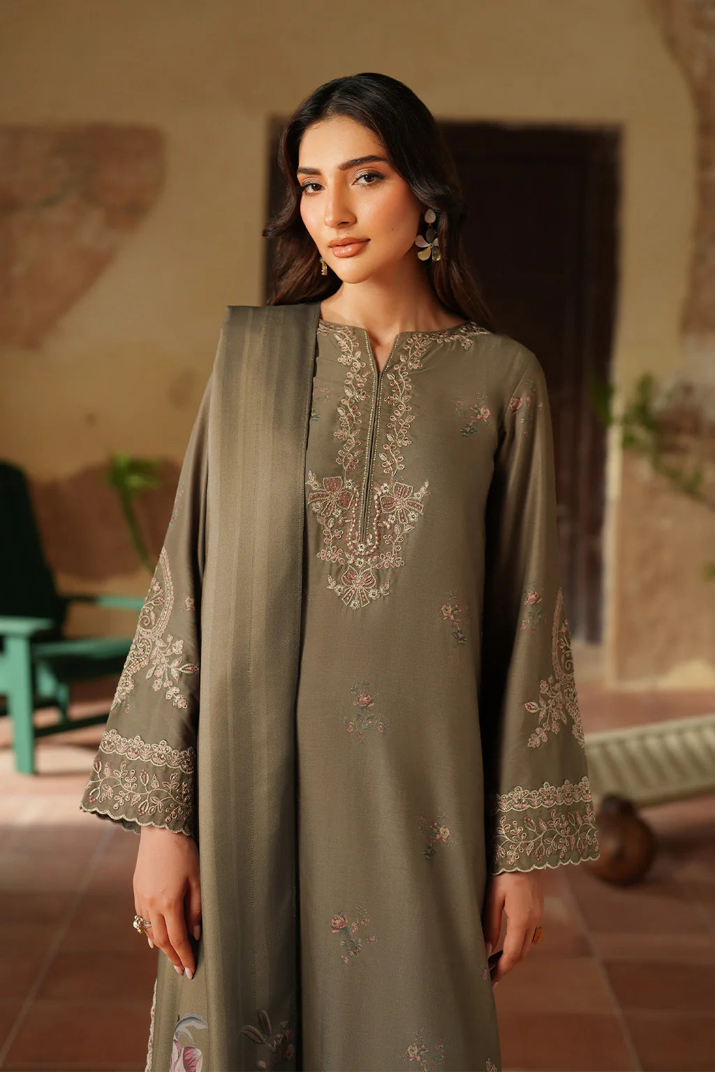 Pre-Fall Winter'25 by Iznik IPF-02