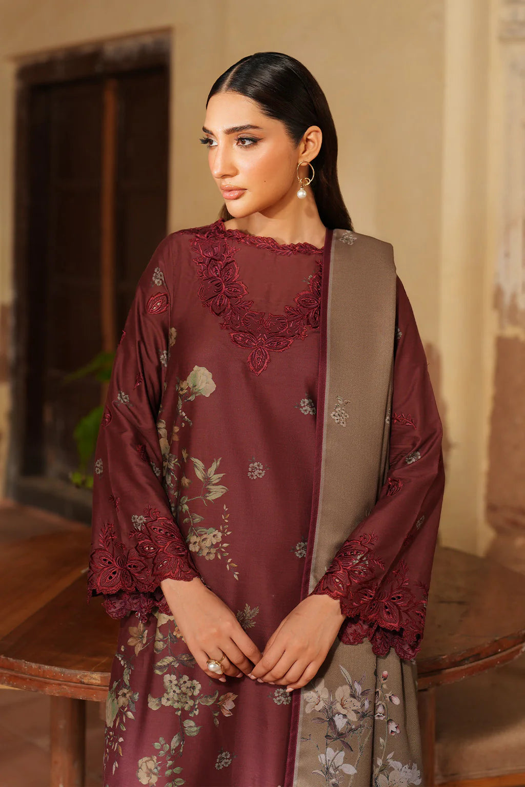 Pre-Fall Winter'25 by Iznik IPF-03