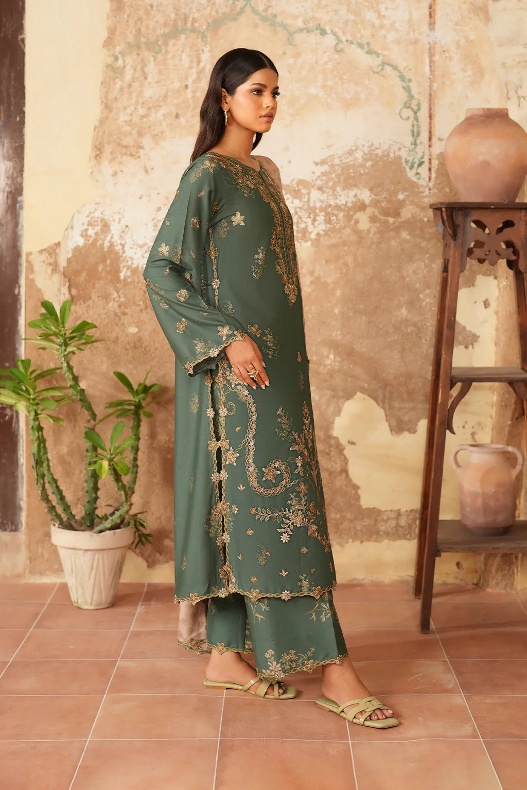 Pre-Fall Winter'25 by Iznik IPF-05