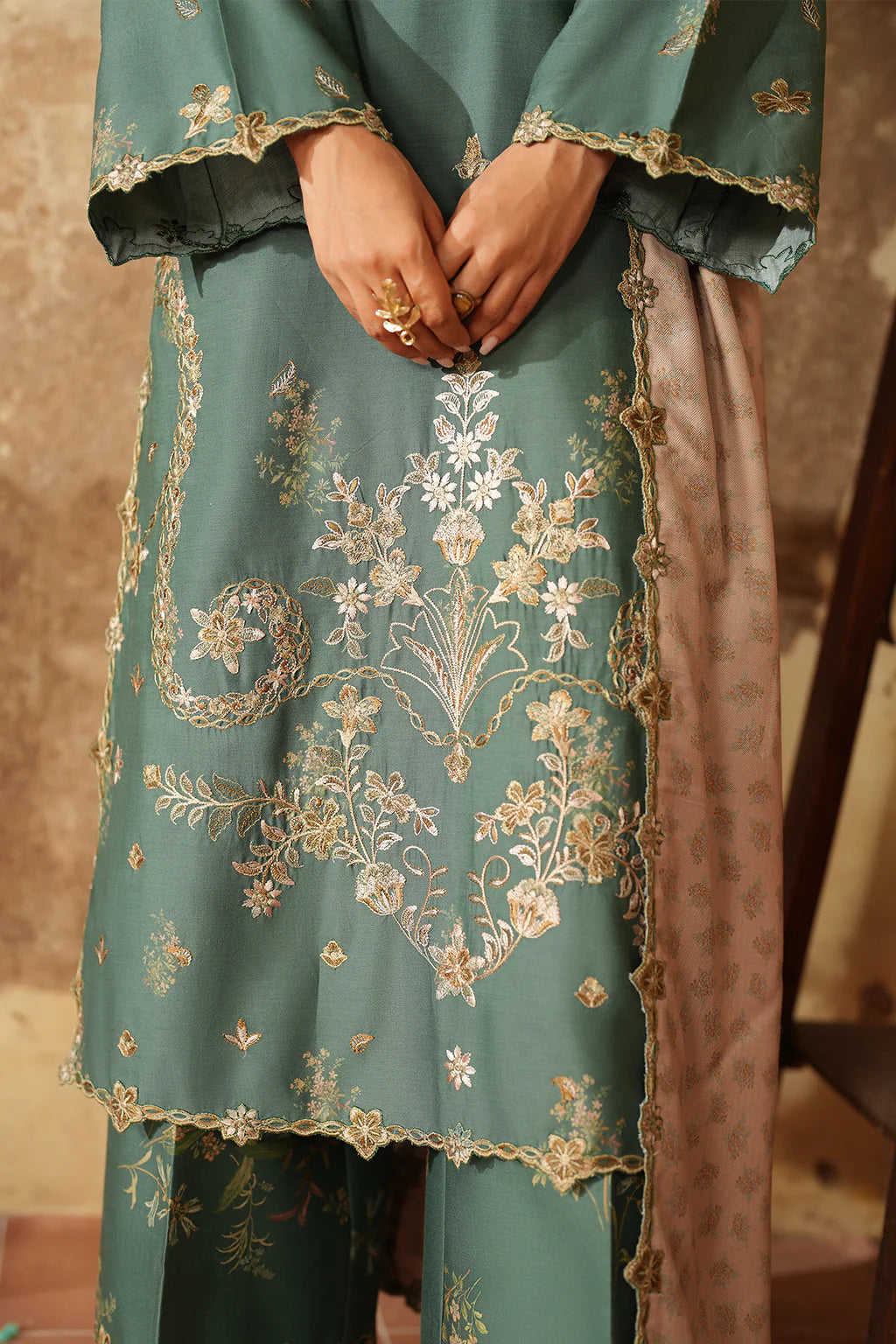 Pre-Fall Winter'25 by Iznik IPF-05