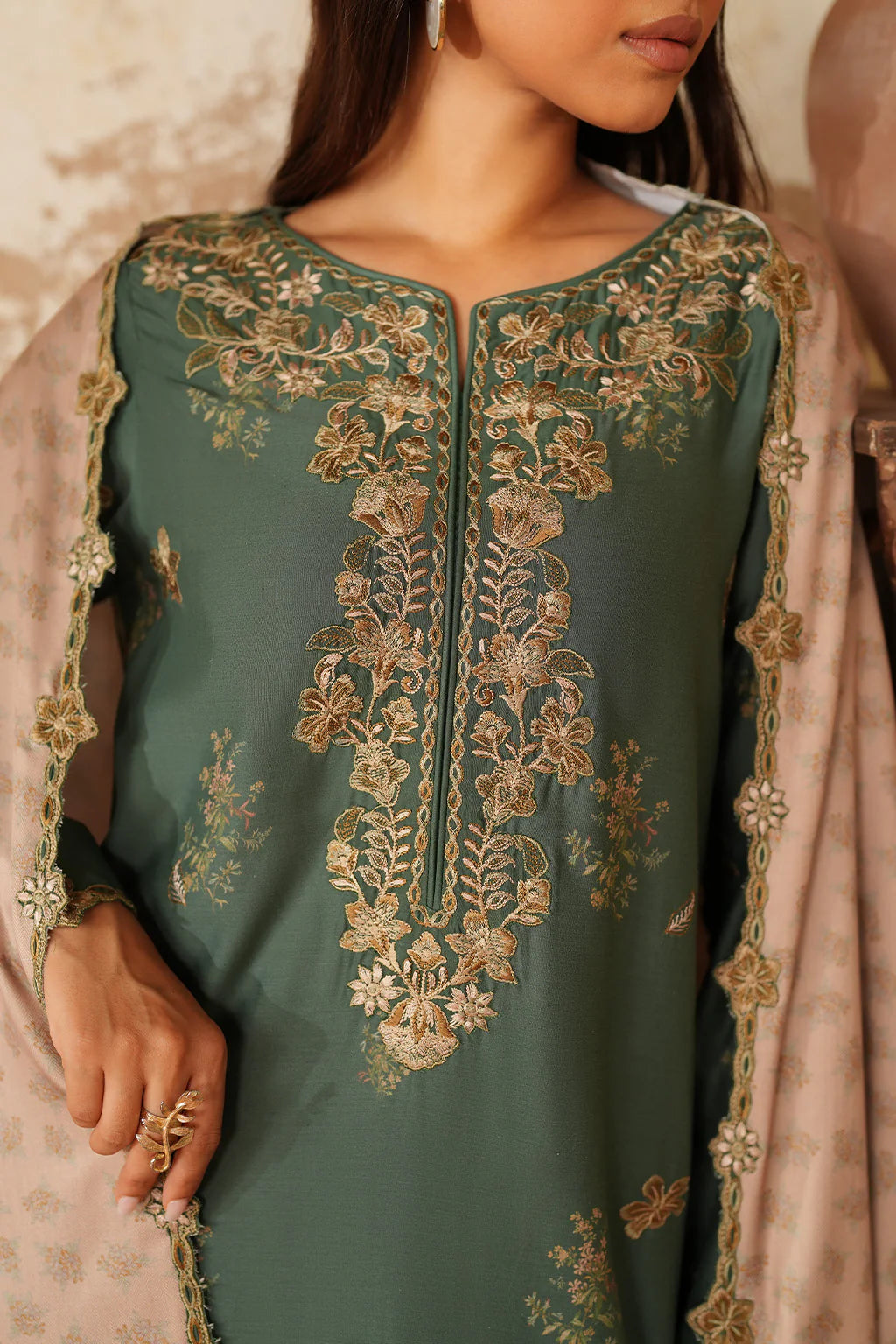 Pre-Fall Winter'25 by Iznik IPF-05