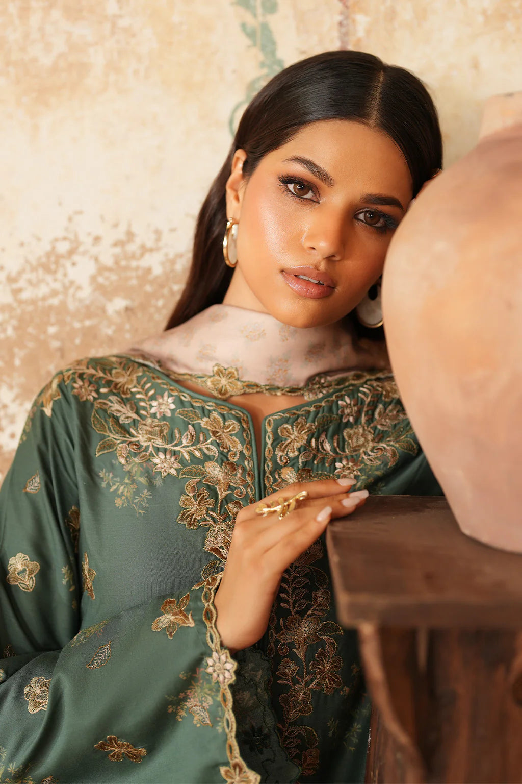 Pre-Fall Winter'25 by Iznik IPF-05