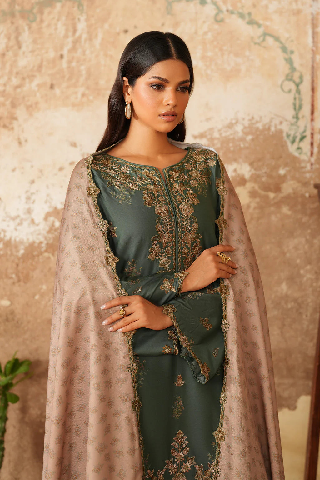 Pre-Fall Winter'25 by Iznik IPF-05
