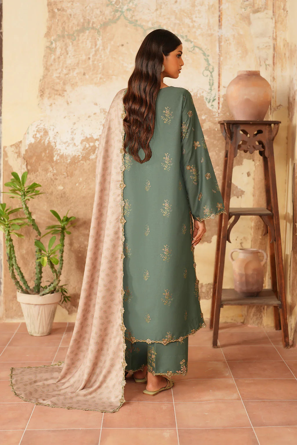 Pre-Fall Winter'25 by Iznik IPF-05