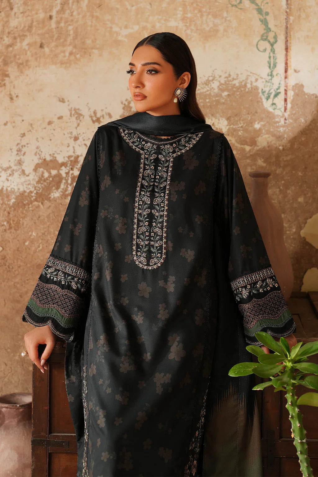 Pre-Fall Winter'25 by Iznik IPF-06