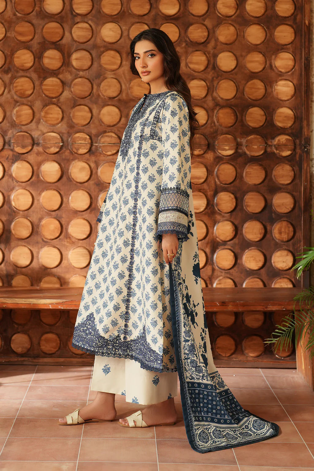 Pre-Fall Winter'25 by Iznik IPF-07