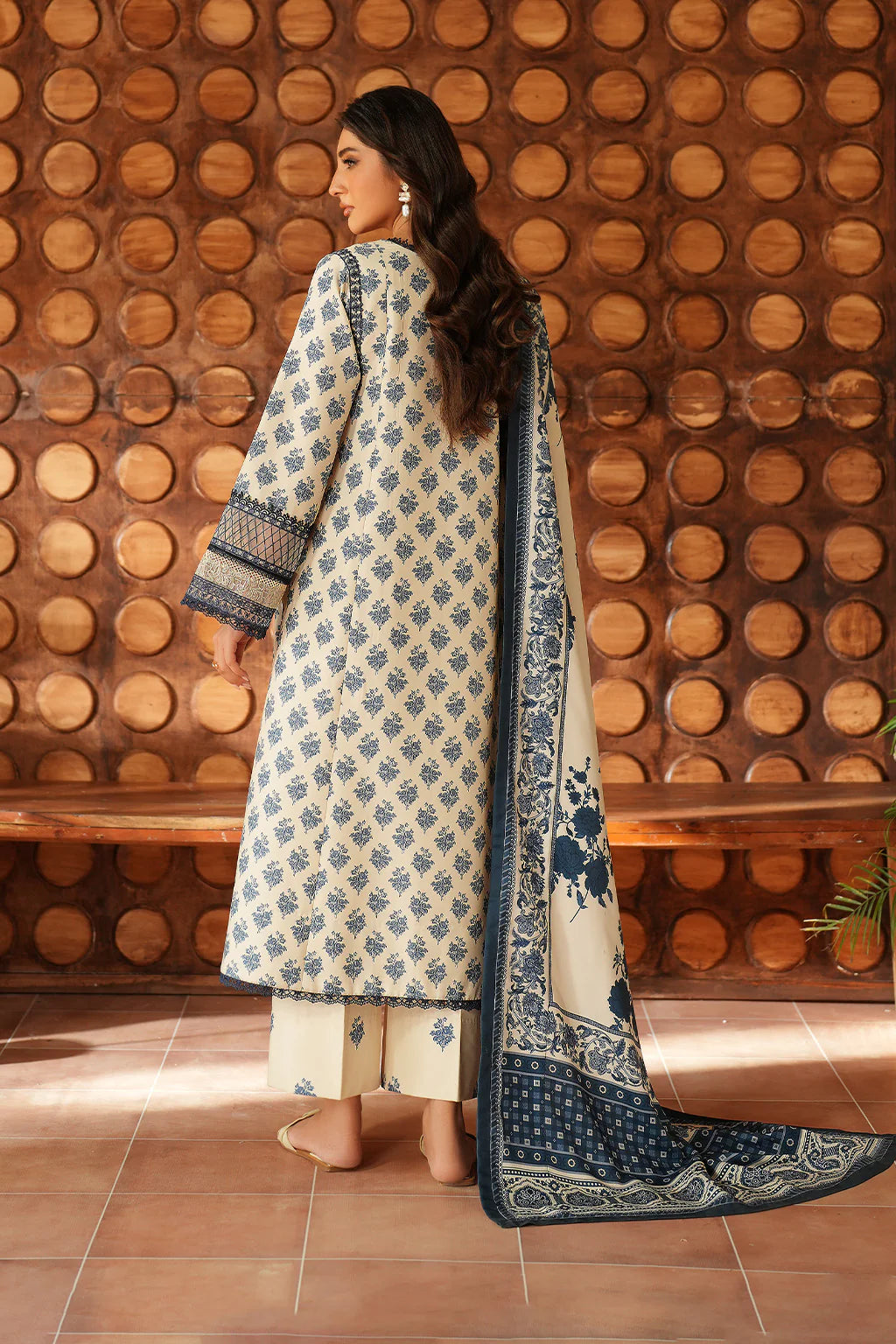 Pre-Fall Winter'25 by Iznik IPF-07