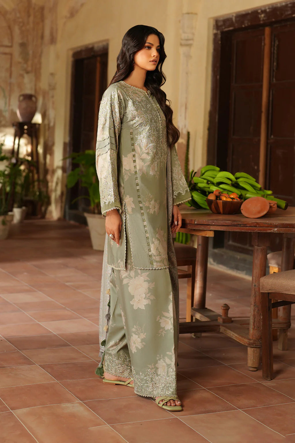 Pre-Fall Winter'25 by Iznik IPF-08