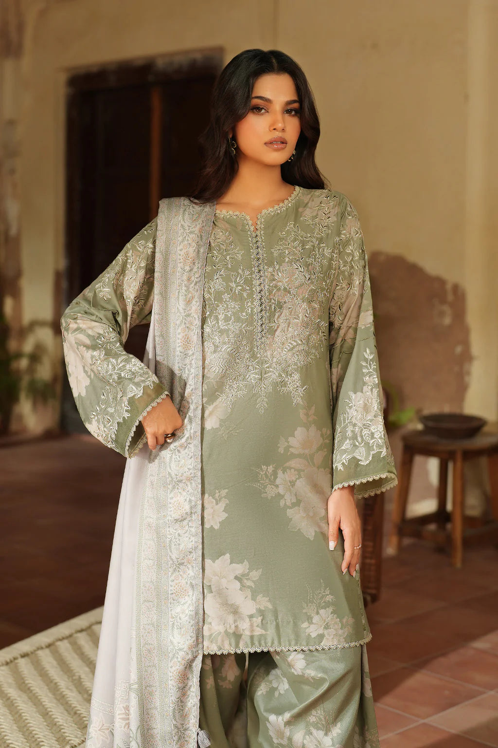 Pre-Fall Winter'25 by Iznik IPF-08