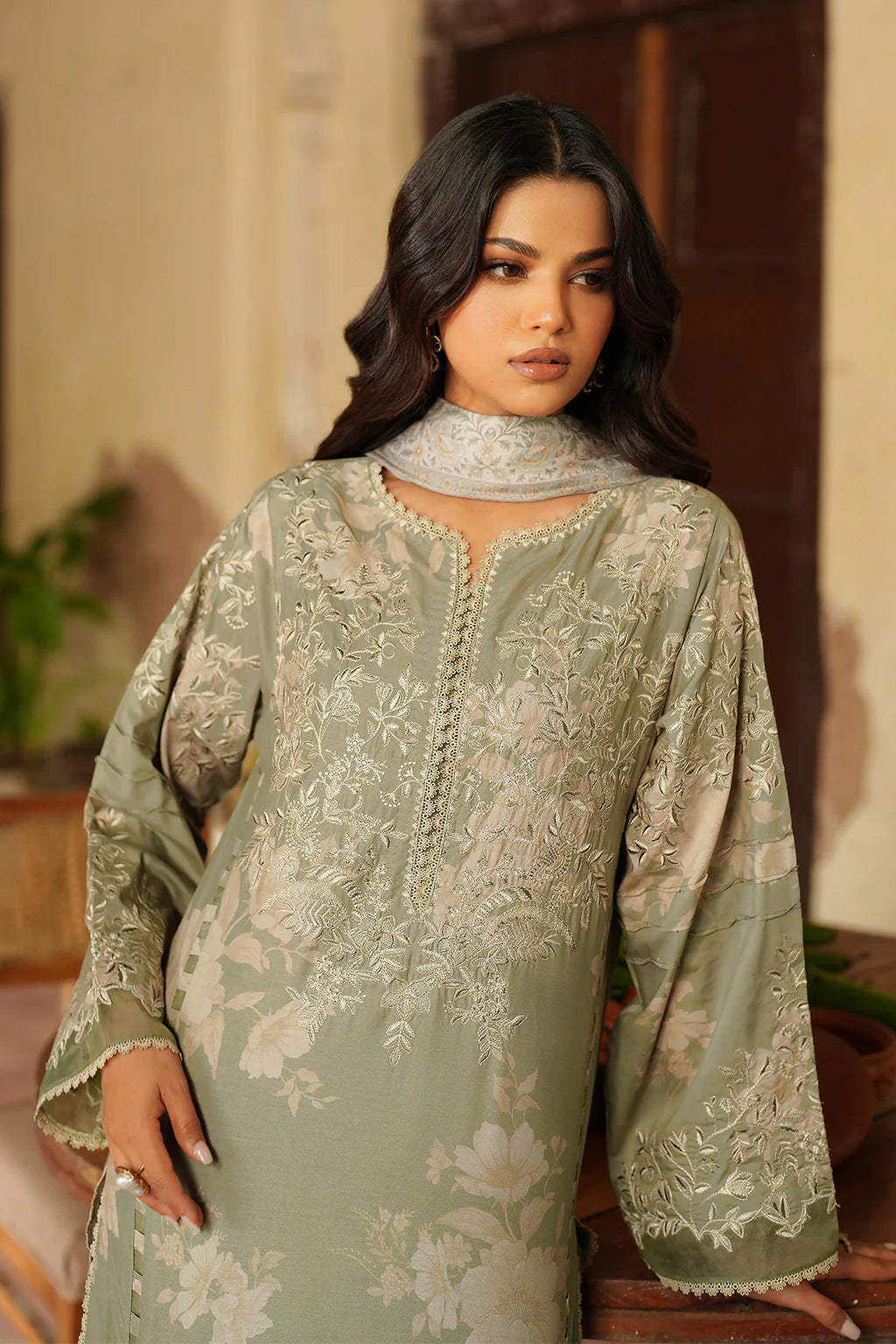 Pre-Fall Winter'25 by Iznik IPF-08