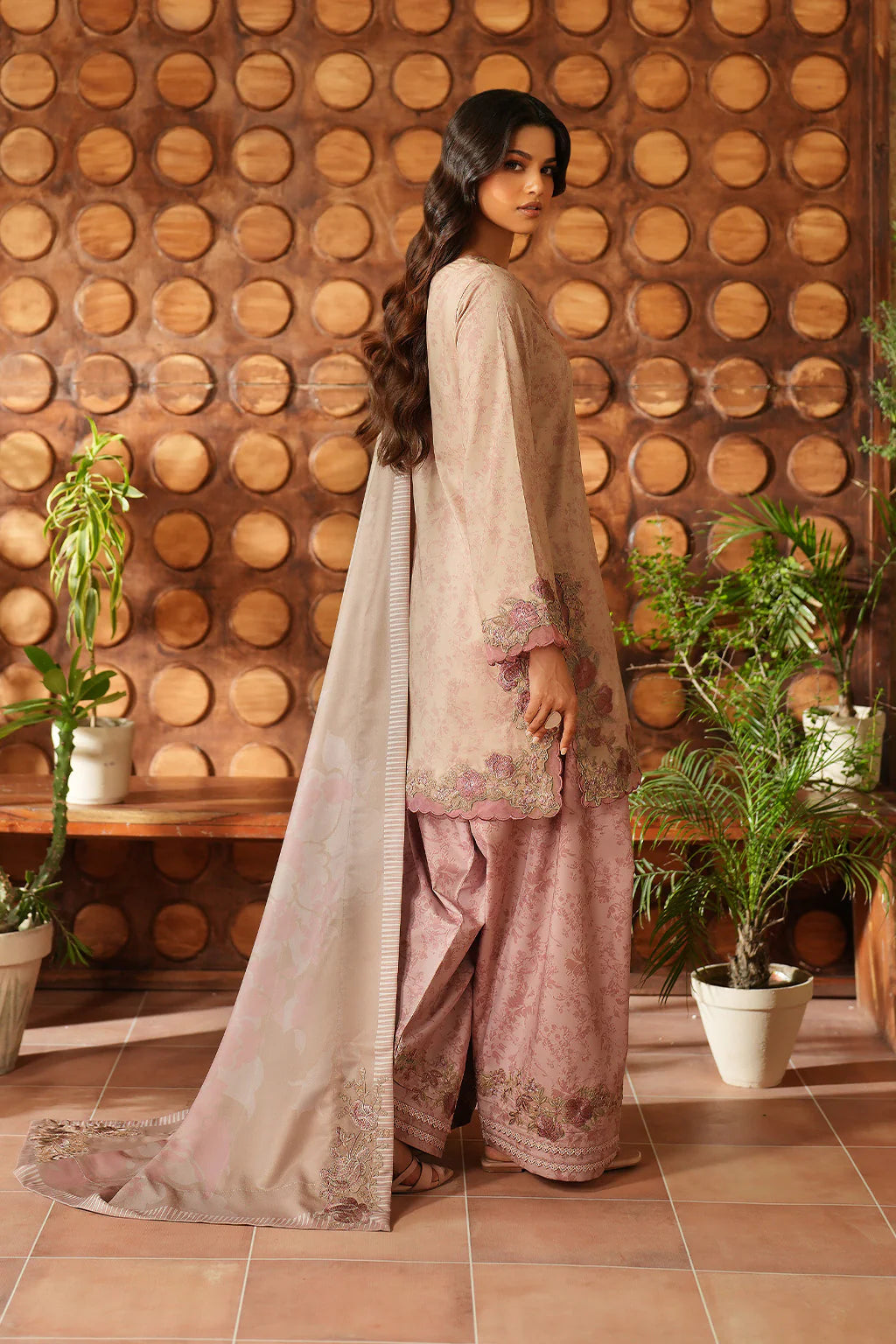 Pre-Fall Winter'25 by Iznik IPF-09