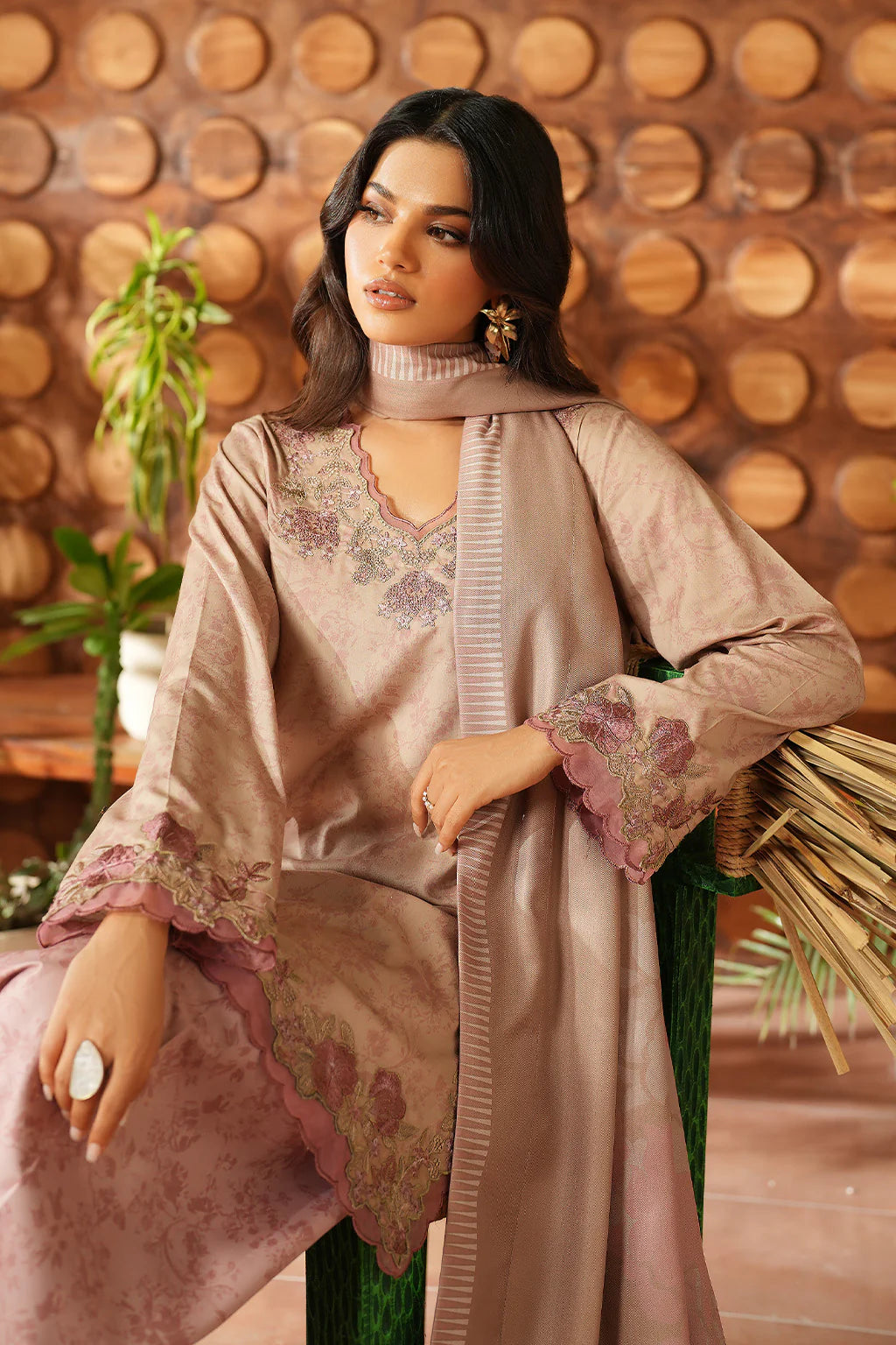 Pre-Fall Winter'25 by Iznik IPF-09
