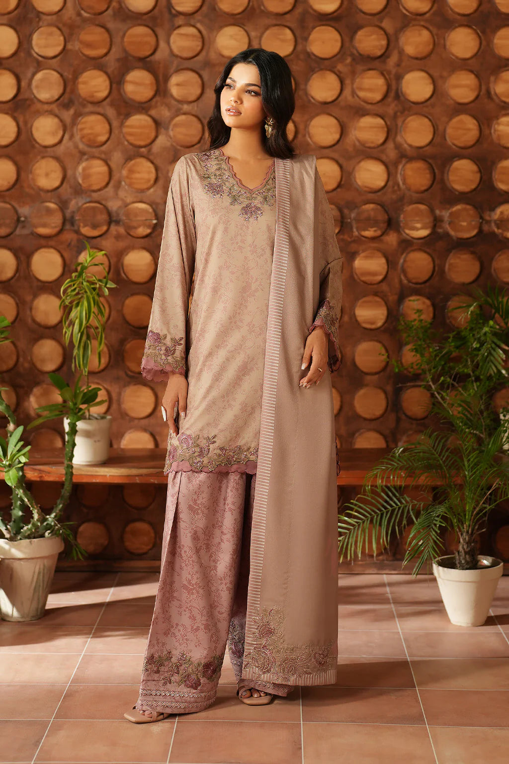 Pre-Fall Winter'25 by Iznik IPF-09
