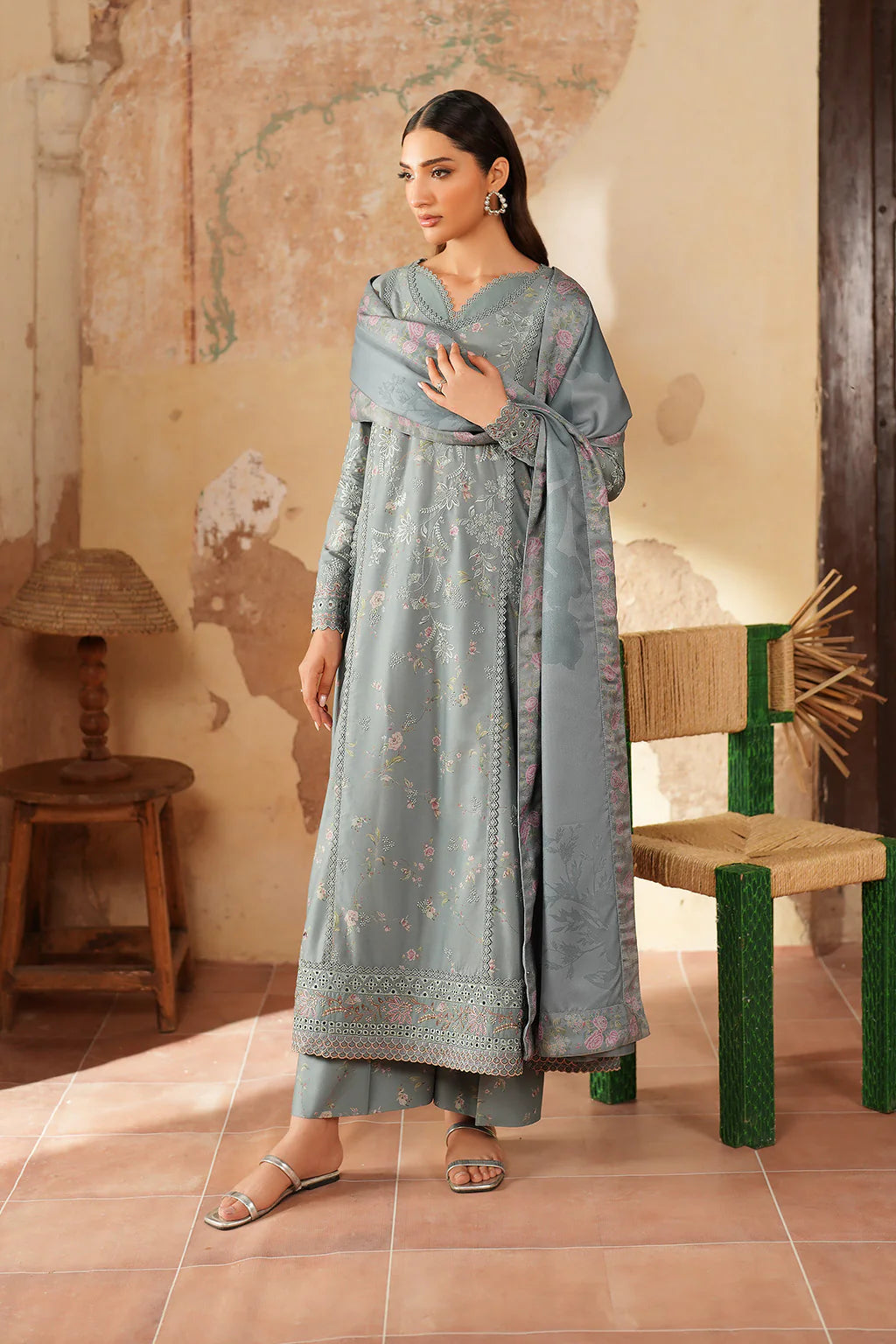 Pre-Fall Winter'25 by Iznik IPF-10