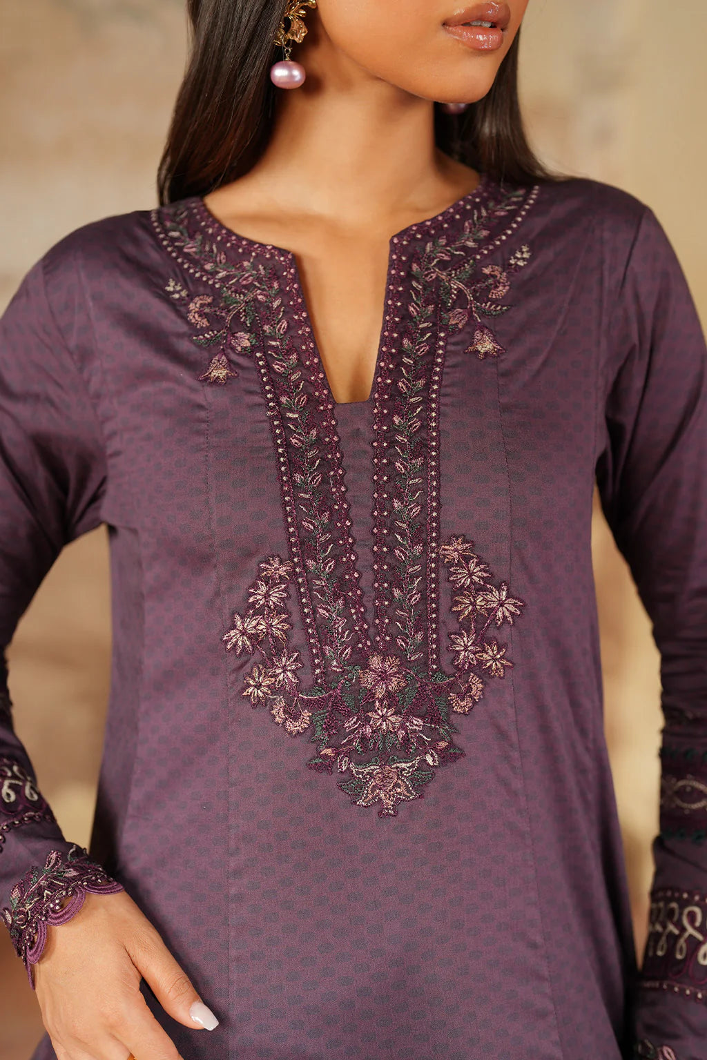 Pre-Fall Winter'25 by Iznik IPF-11