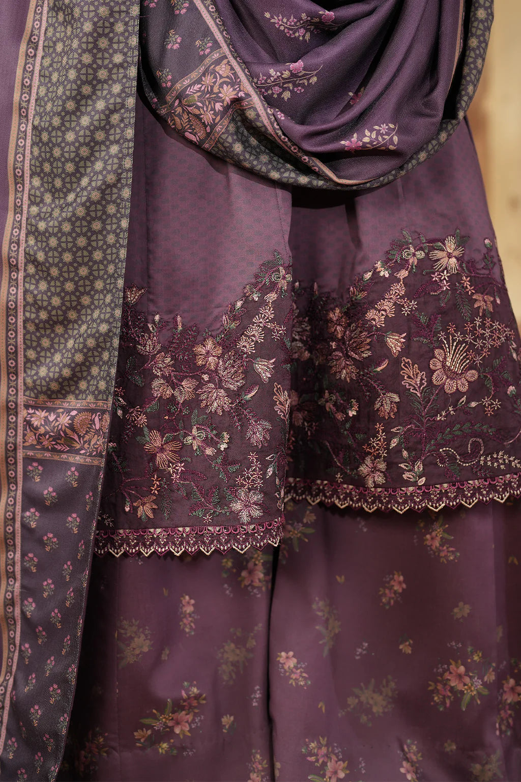 Pre-Fall Winter'25 by Iznik IPF-11