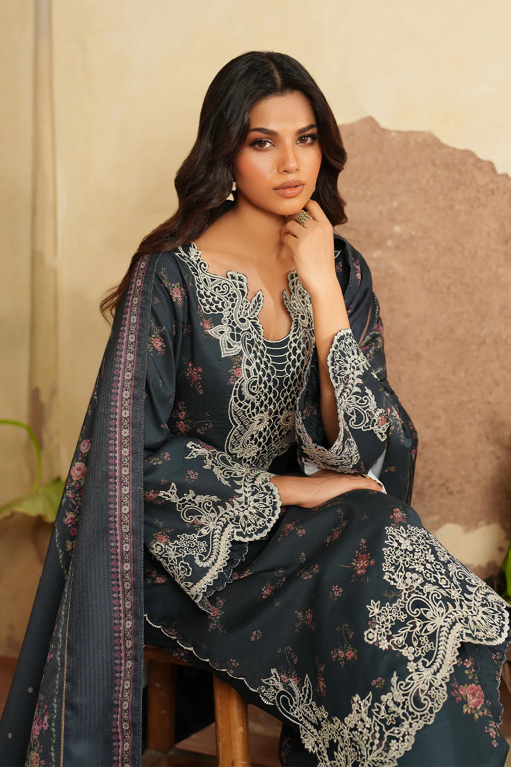 Pre-Fall Winter'25 by Iznik IPF-12