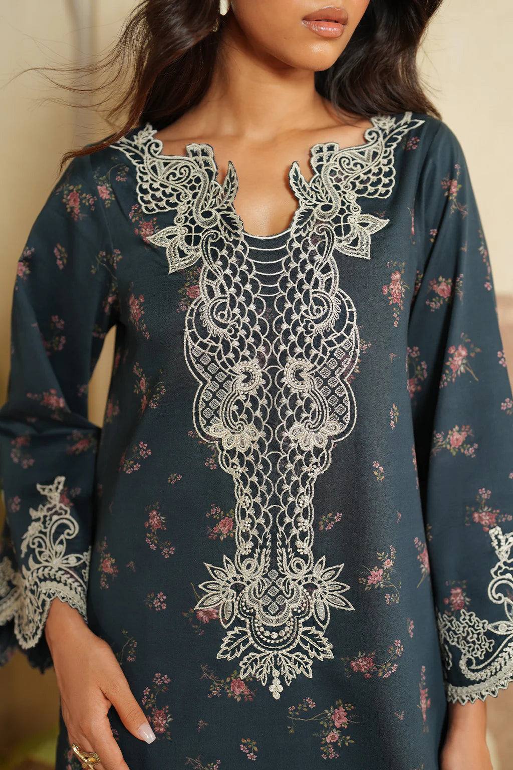 Pre-Fall Winter'25 by Iznik IPF-12