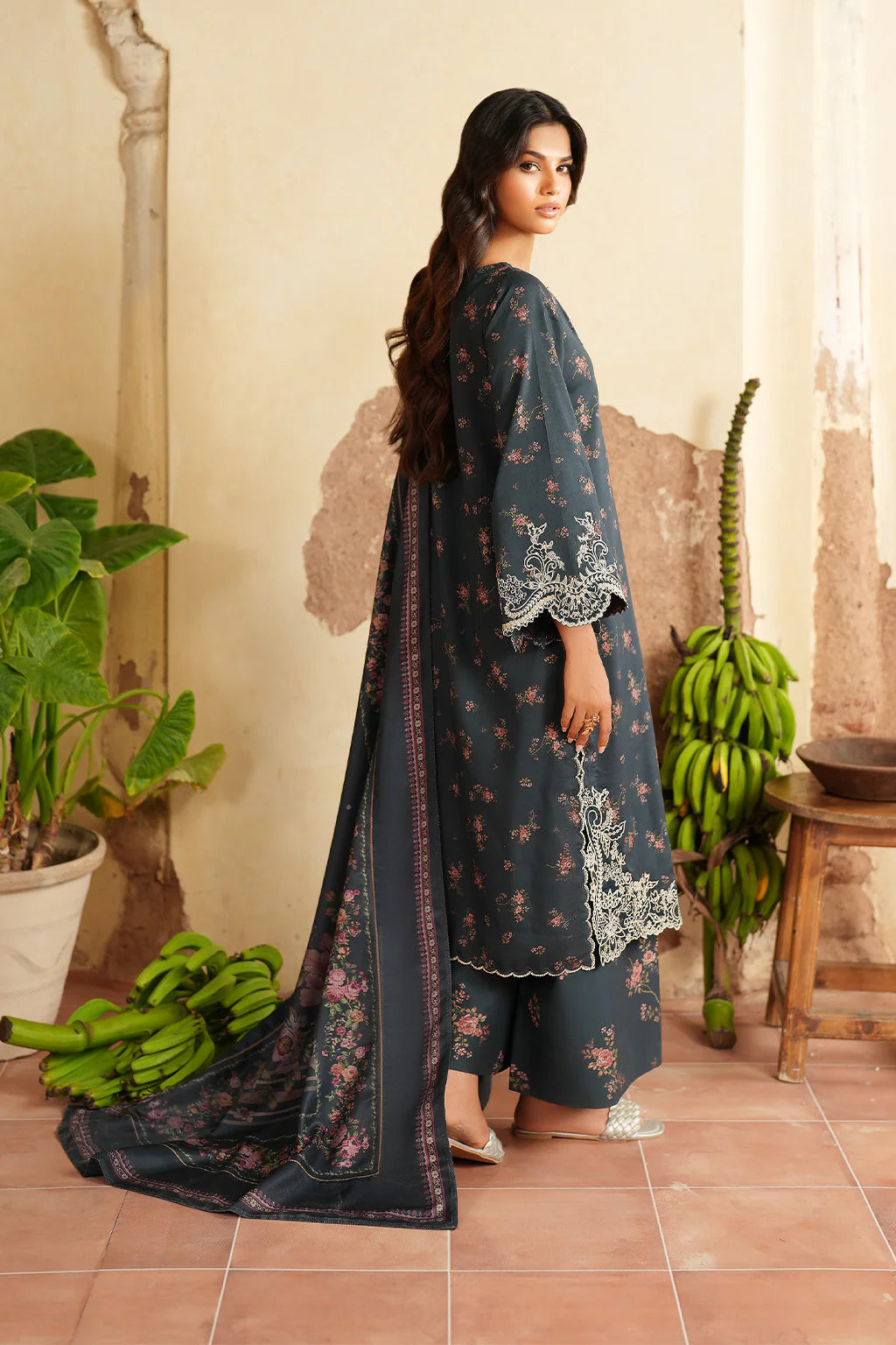 Pre-Fall Winter'25 by Iznik IPF-12