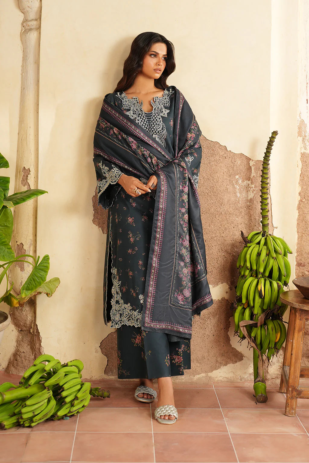 Pre-Fall Winter'25 by Iznik IPF-12