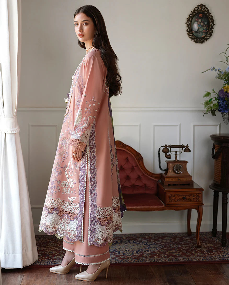 Amoi luxury lawn by Mushq (Daisy Chain)