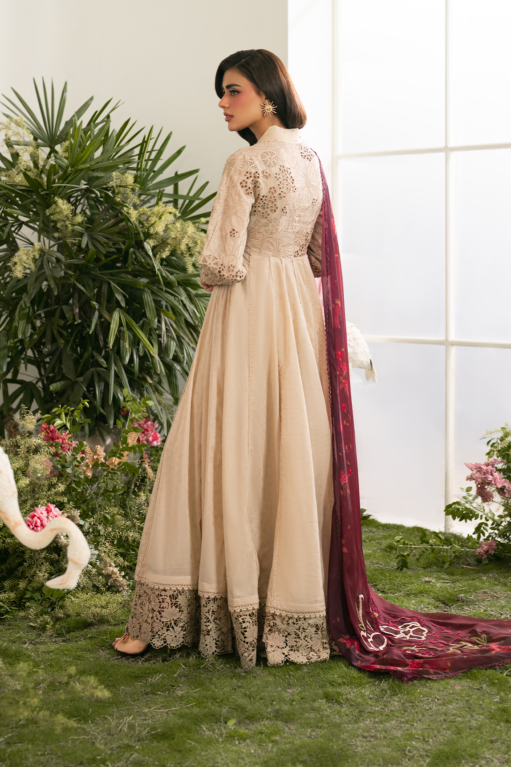 Iznik Festive Embroidered Lawn Edition '25 IFE-02