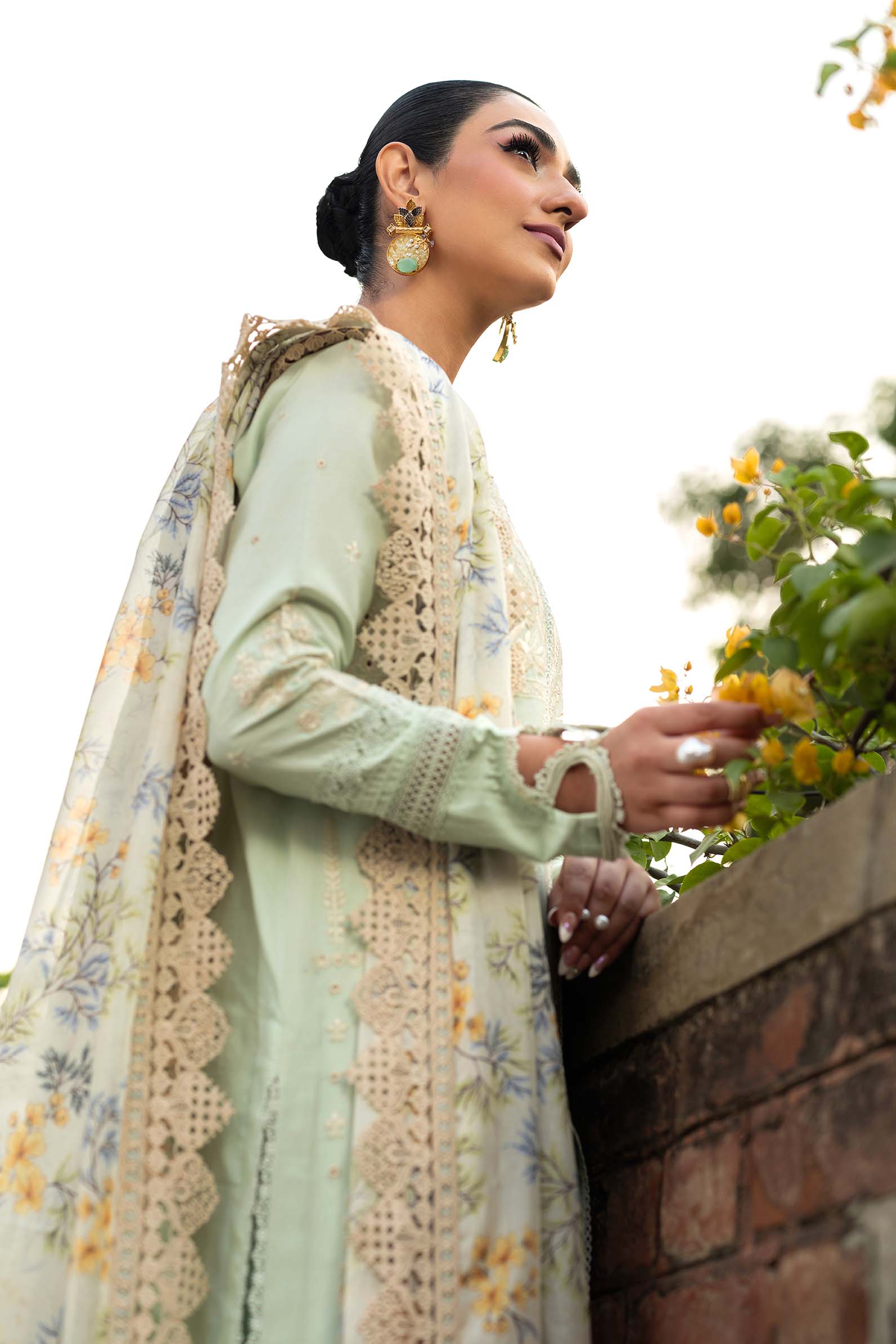 Maryam Hussain Luxury lawn`25 GULBEEN
