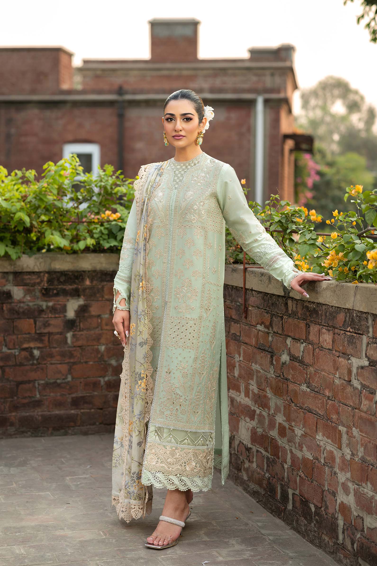 Maryam Hussain Luxury lawn`25 GULBEEN