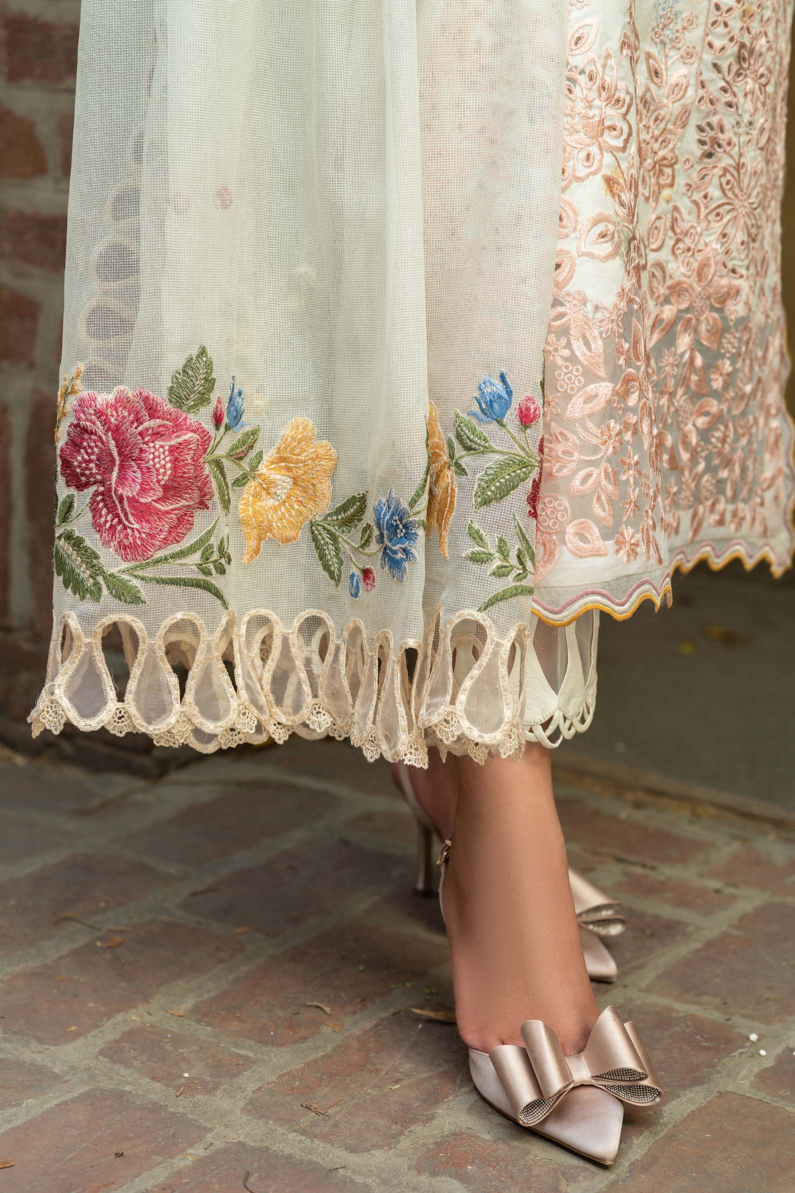 Maryam Hussain Luxury lawn`25 BATIK