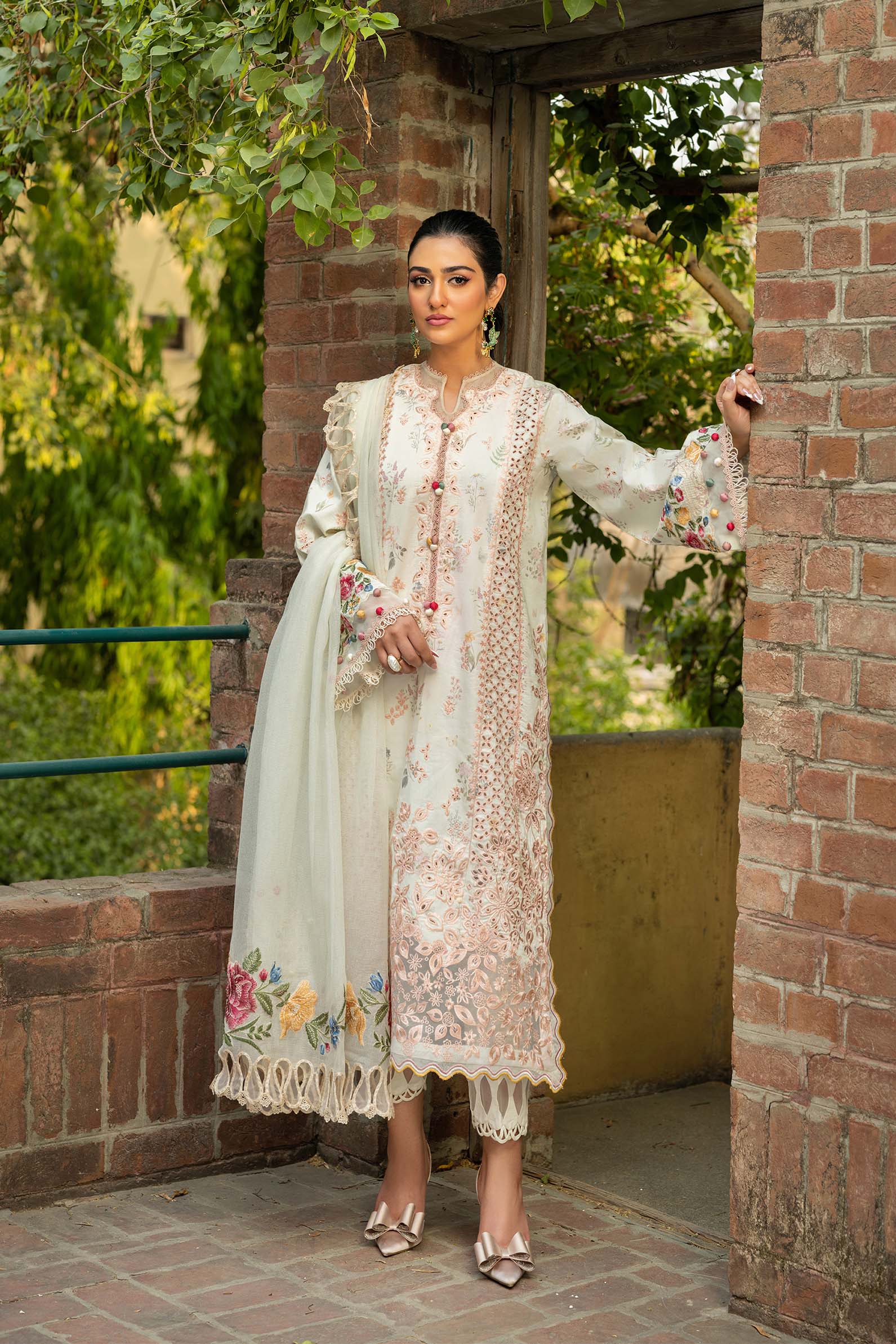 Maryam Hussain Luxury lawn`25 BATIK