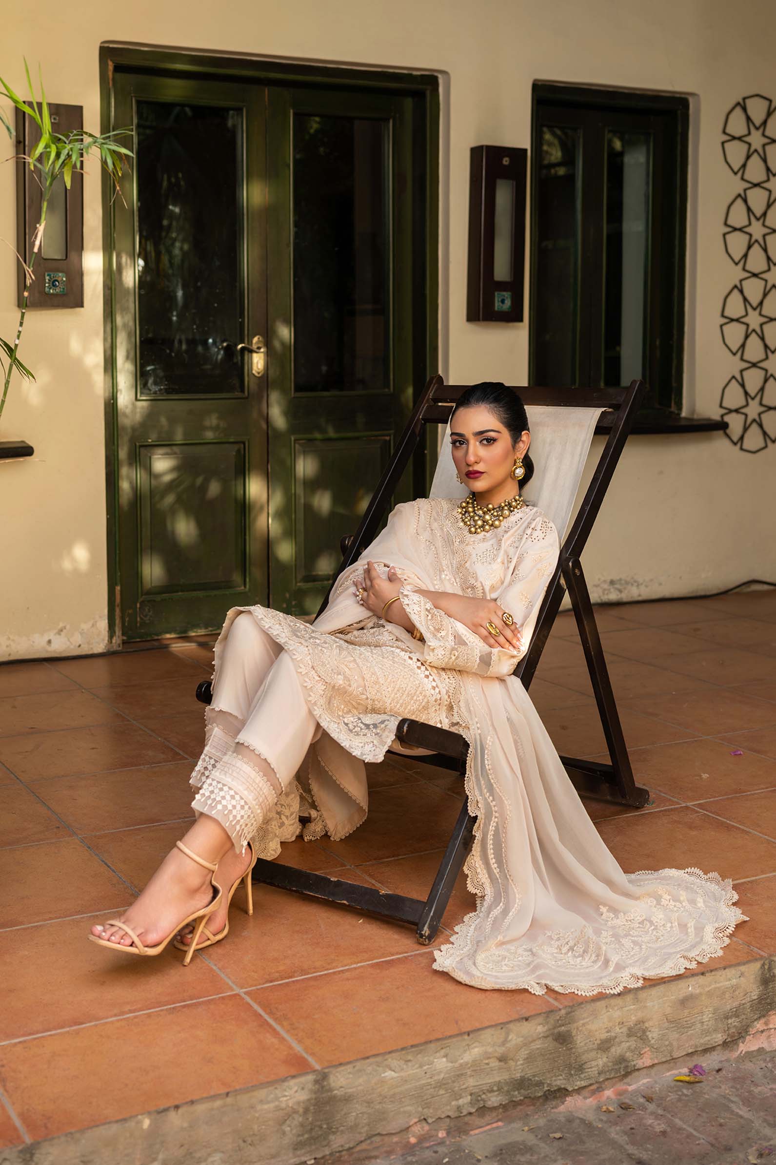 Maryam Hussain Luxury lawn`25 RAYA