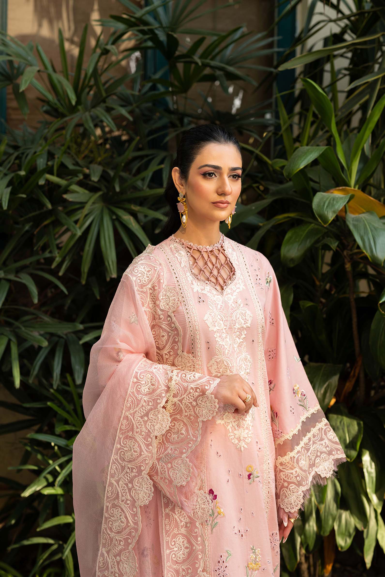 Maryam Hussain Luxury lawn`25 NAINA