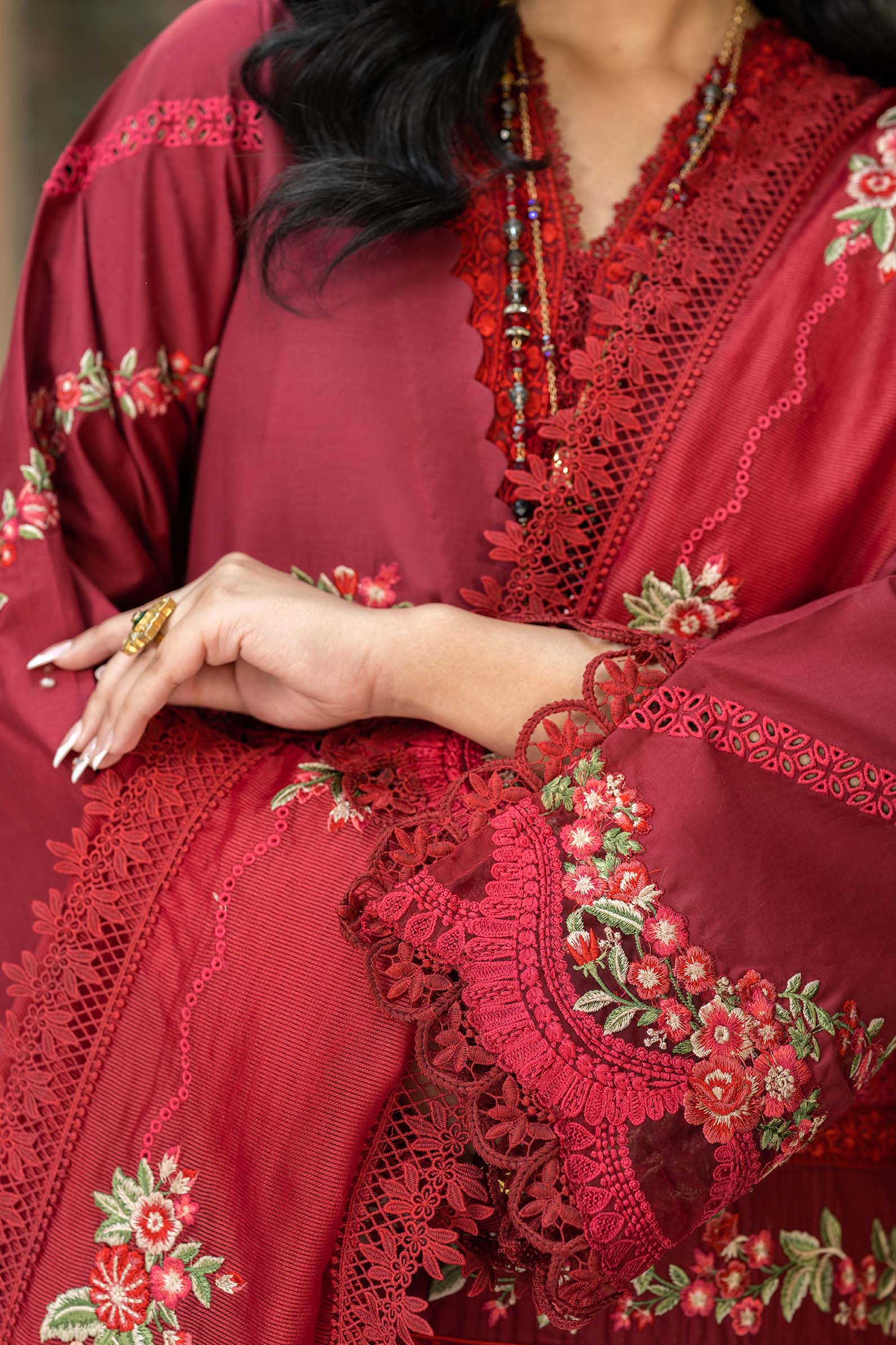 Maryam Hussain Luxury lawn`25 AMAL