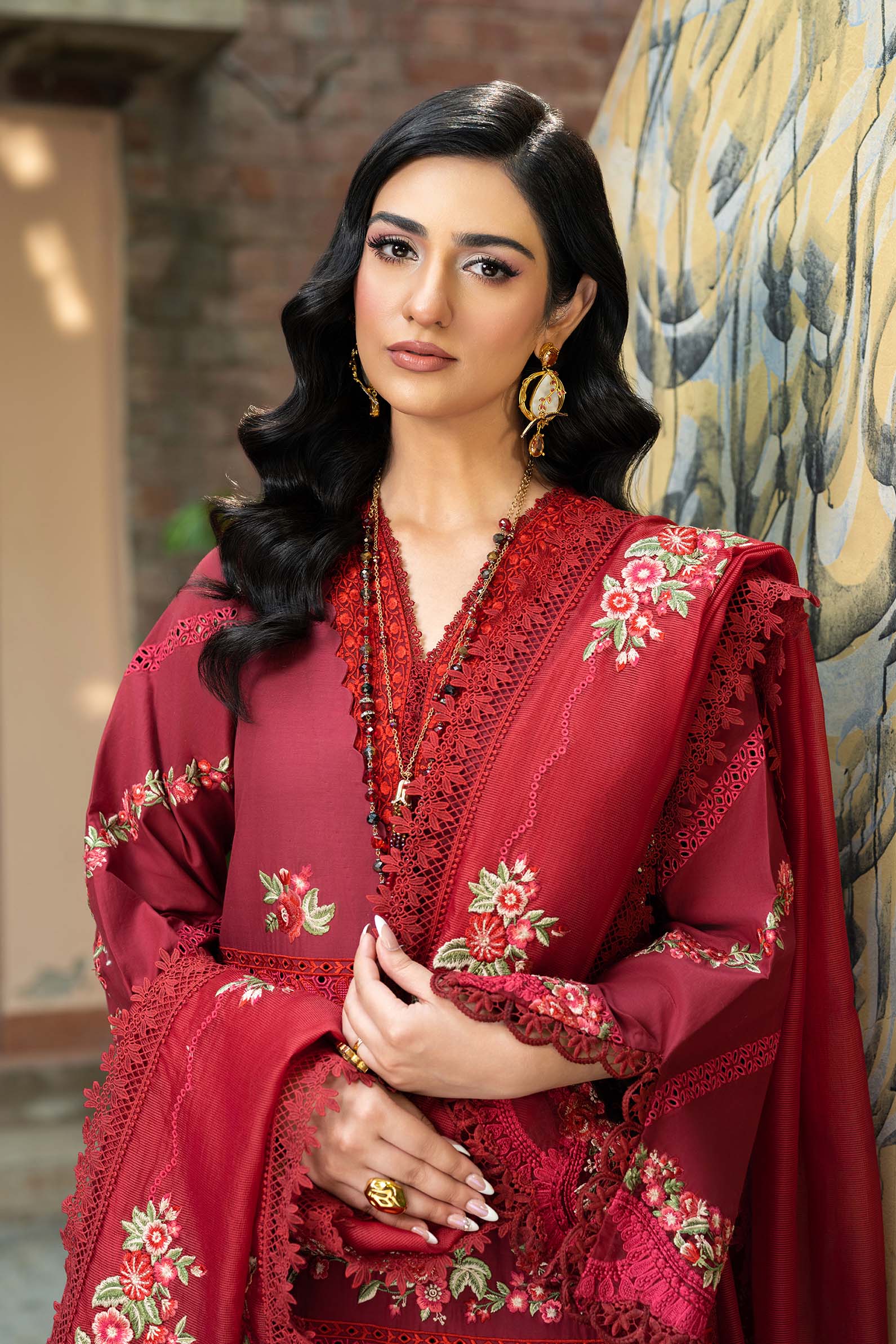 Maryam Hussain Luxury lawn`25 AMAL