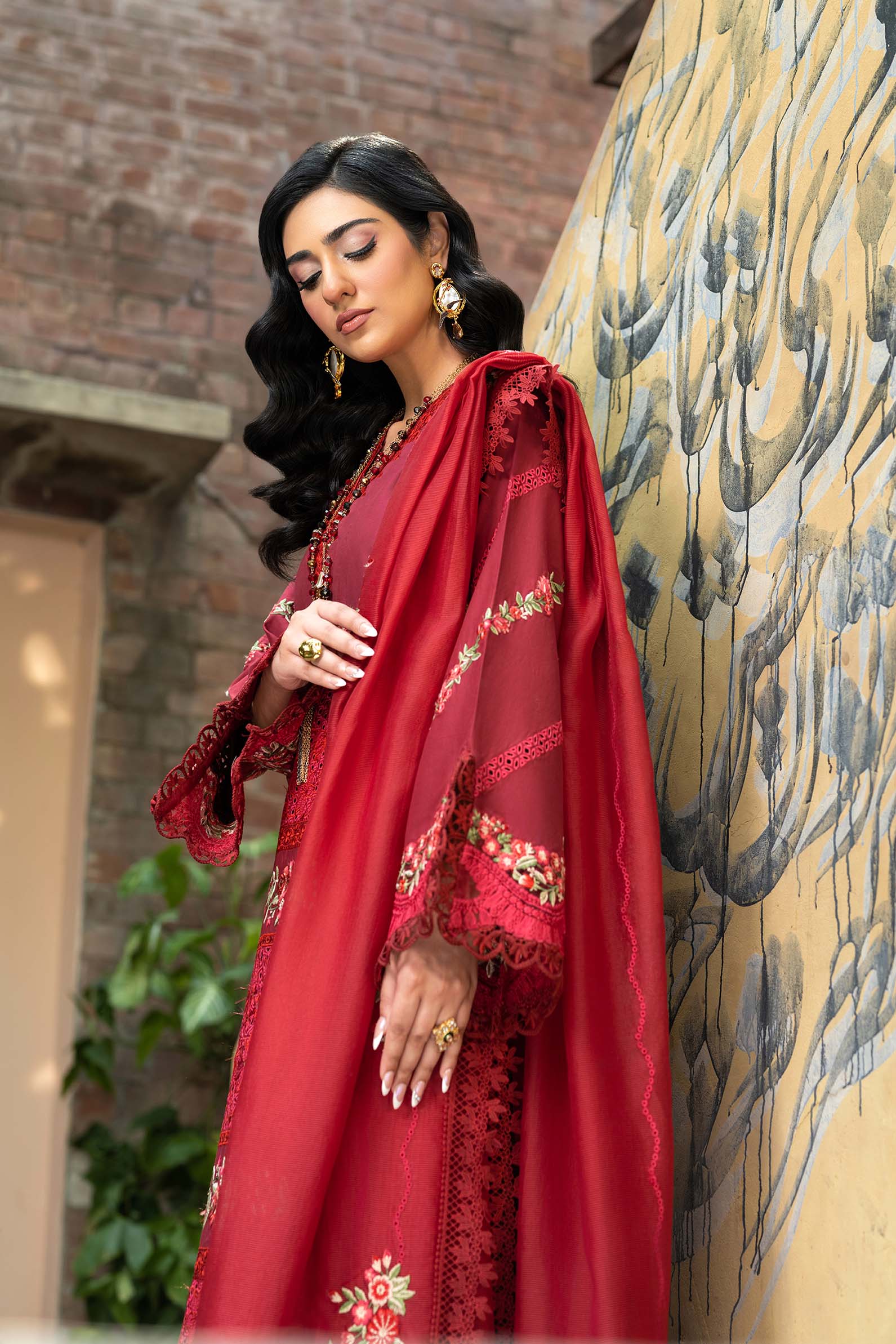 Maryam Hussain Luxury lawn`25 AMAL