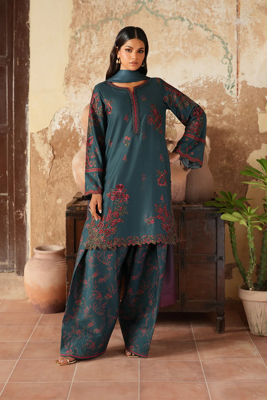Pre-Fall Winter'25 by Iznik IPF-01