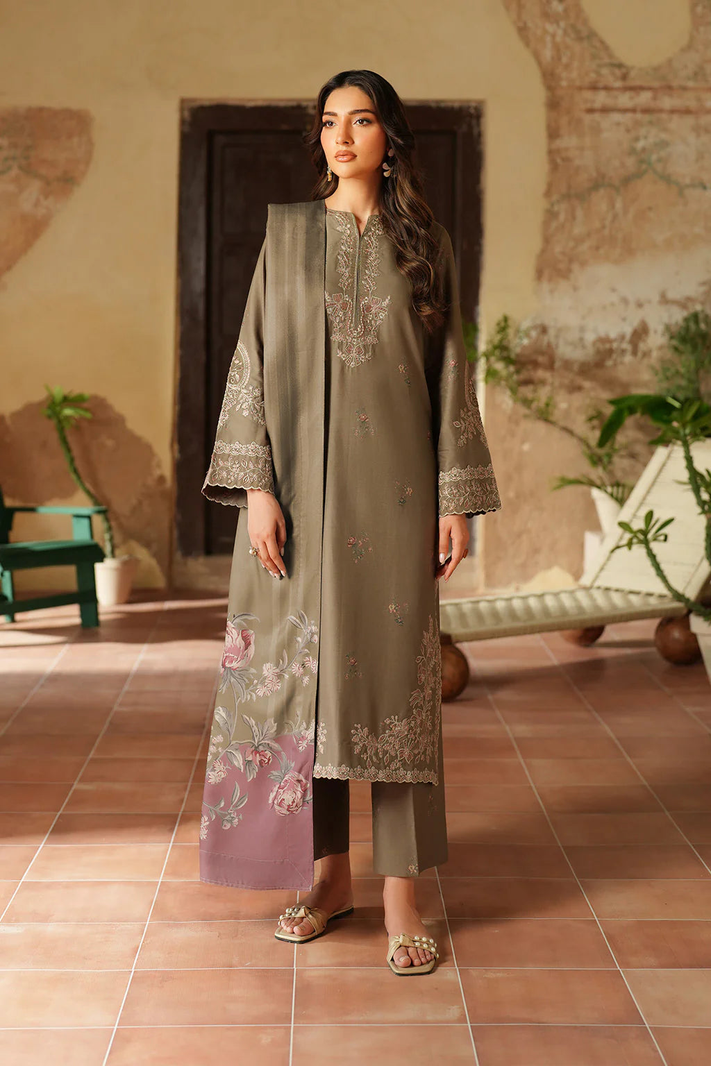 Pre-Fall Winter'25 by Iznik IPF-02