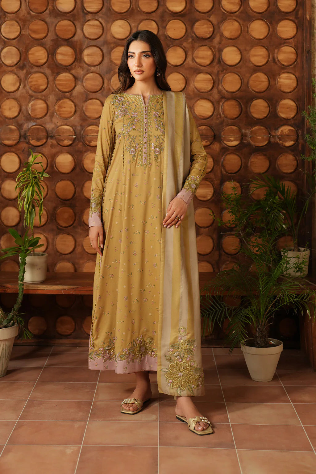 Pre-Fall Winter'25 by Iznik IPF-04