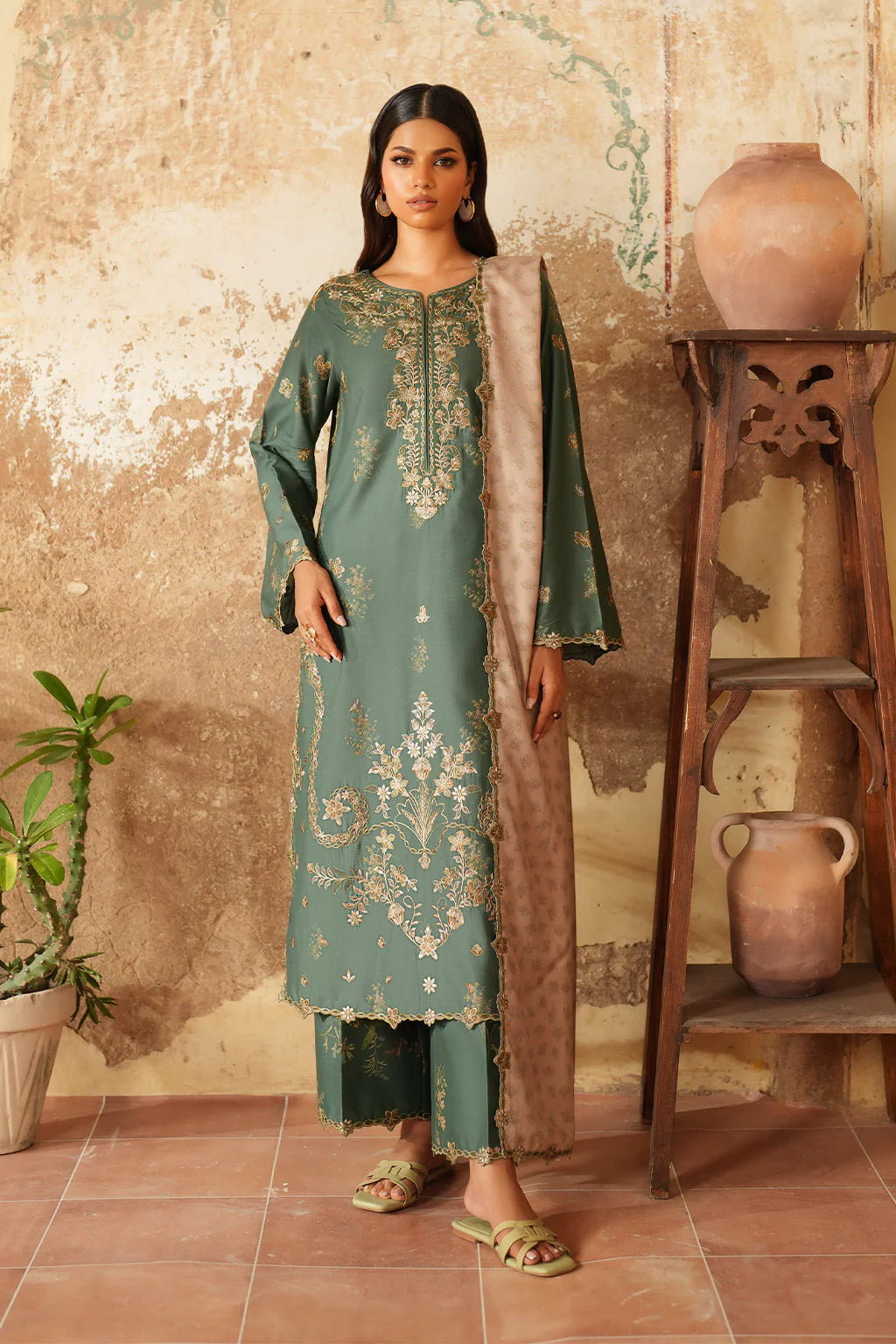 Pre-Fall Winter'25 by Iznik IPF-05
